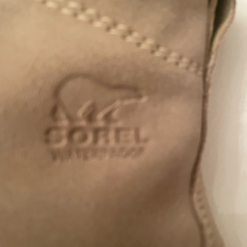 Sorel Women’s Beige Mid Calf Lace Up Winter Boots Size 10.  Barely worn! - Picture 2 of 9
